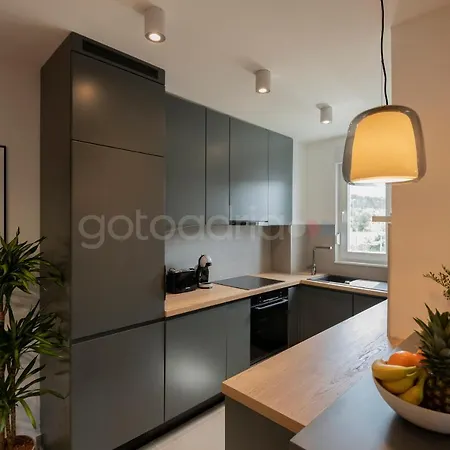 Luxury Designed Apt Osejava - Free Beach Parking & Garage *