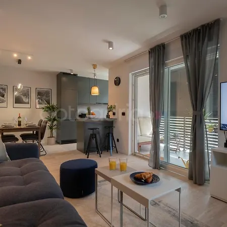 Apartment Luxury Designed Apt Osejava - Free Beach Parking & Garage