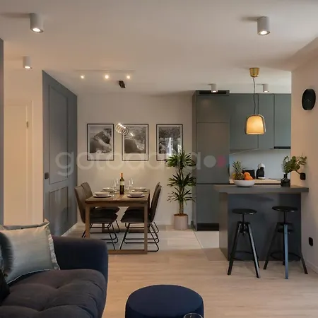 Apartment Luxury Designed Apt Osejava - Free Beach Parking & Garage Makarska