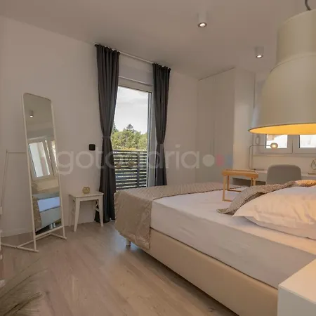 Luxury Designed Apt Osejava - Free Beach Parking & Garage * Makarska