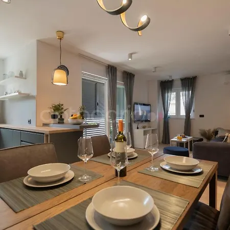 Luxury Designed Apt Osejava - Free Beach Parking & Garage * Makarska